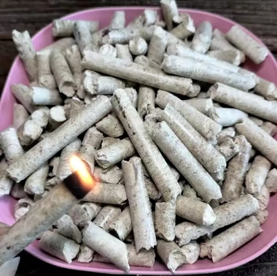 عبوات بلاستيكية 15 كجم حبيبات خشبية للوقود الصلب الطبيعي المضغوط