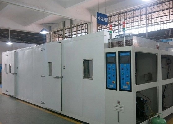 نطاق الرطوبة 20٪ ~ 98٪ R.H غرفة الرطوبة المستخدمة AC 380V50 / 60HZ