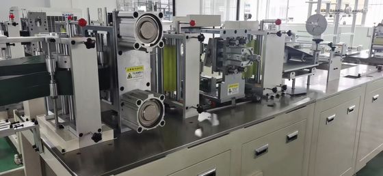 آلة تصنيع القناع الطبي القابل للتصرف 10KW 80-100 قطعة / دقيقة